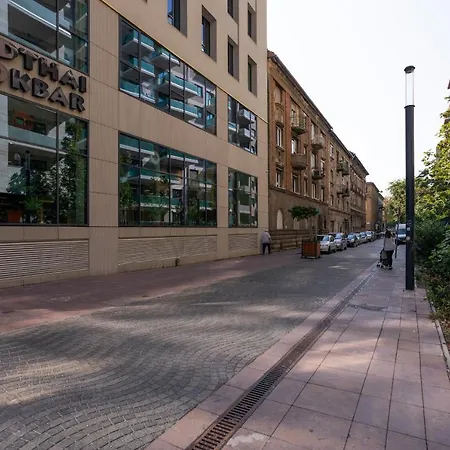 Bokay Next To Corvin Promenade דירה *