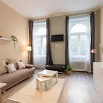 Bokay Next To Corvin Promenade Apartamento *